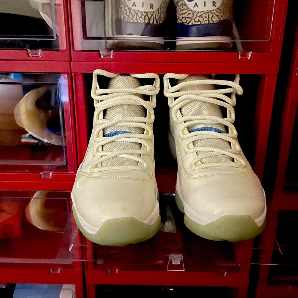 Used Air Jordan 11 “ White” size 10